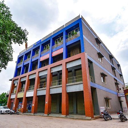 Fabhotel Symphony Grand Ahmedabad Exteriör bild