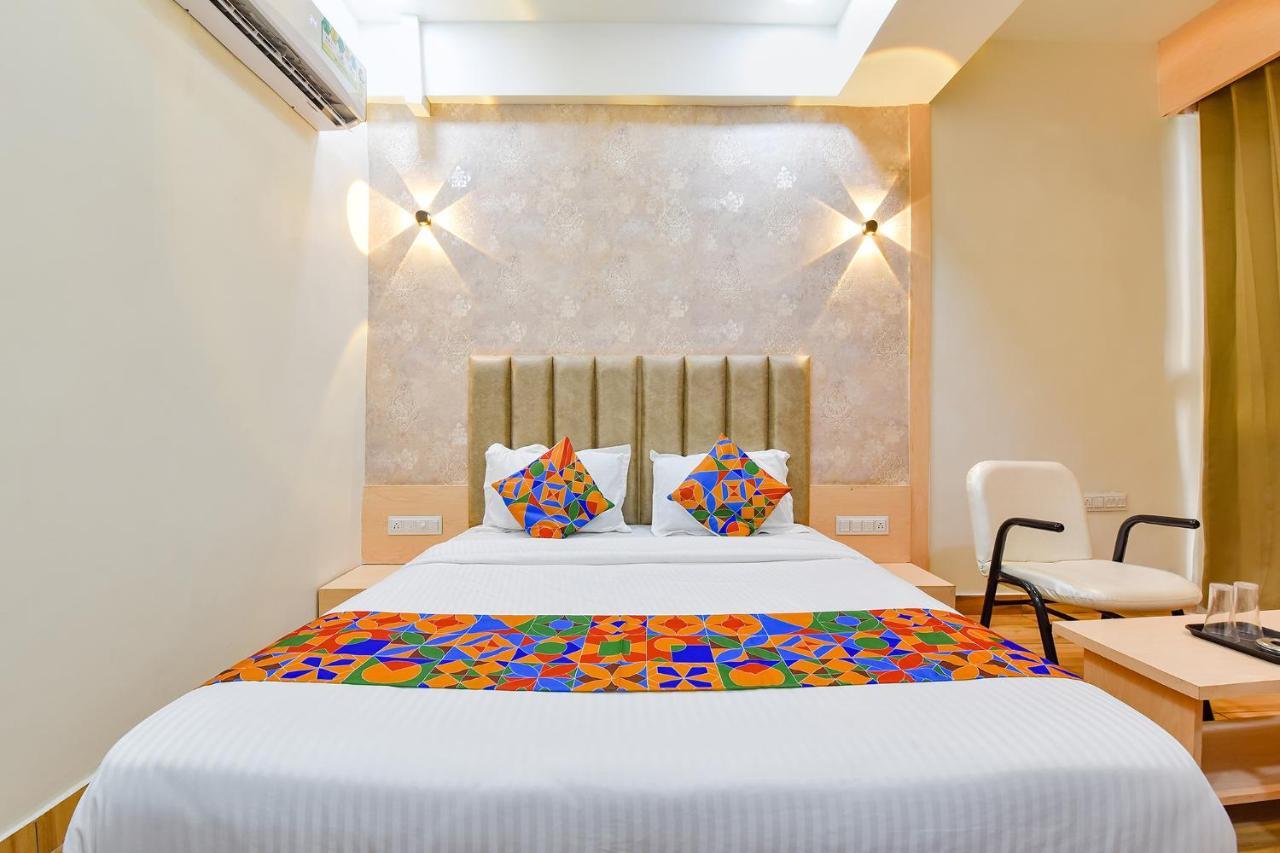 Fabhotel Symphony Grand Ahmedabad Exteriör bild