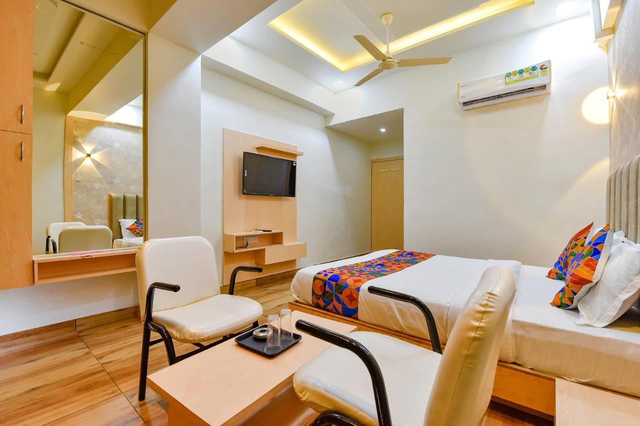 Fabhotel Symphony Grand Ahmedabad Exteriör bild