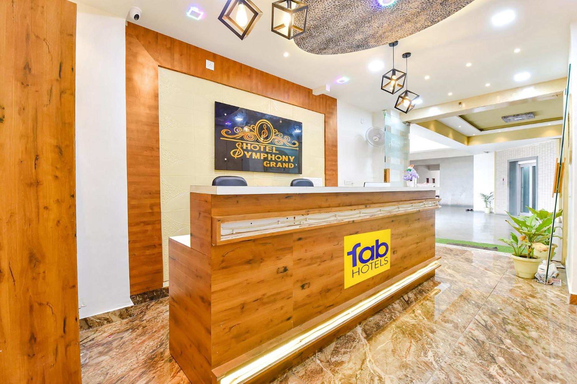 Fabhotel Symphony Grand Ahmedabad Exteriör bild