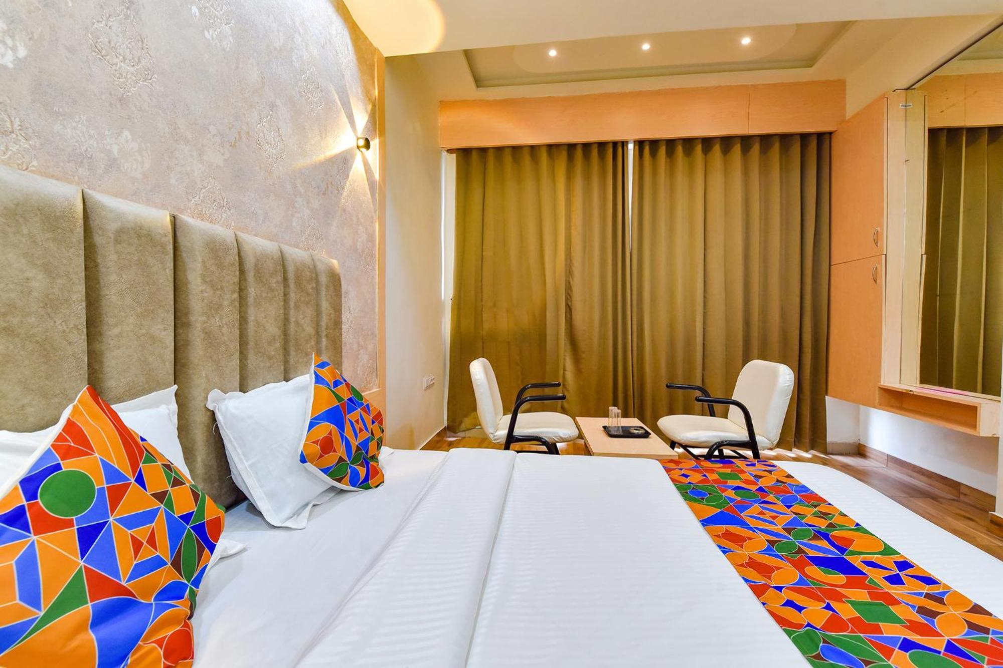 Fabhotel Symphony Grand Ahmedabad Exteriör bild
