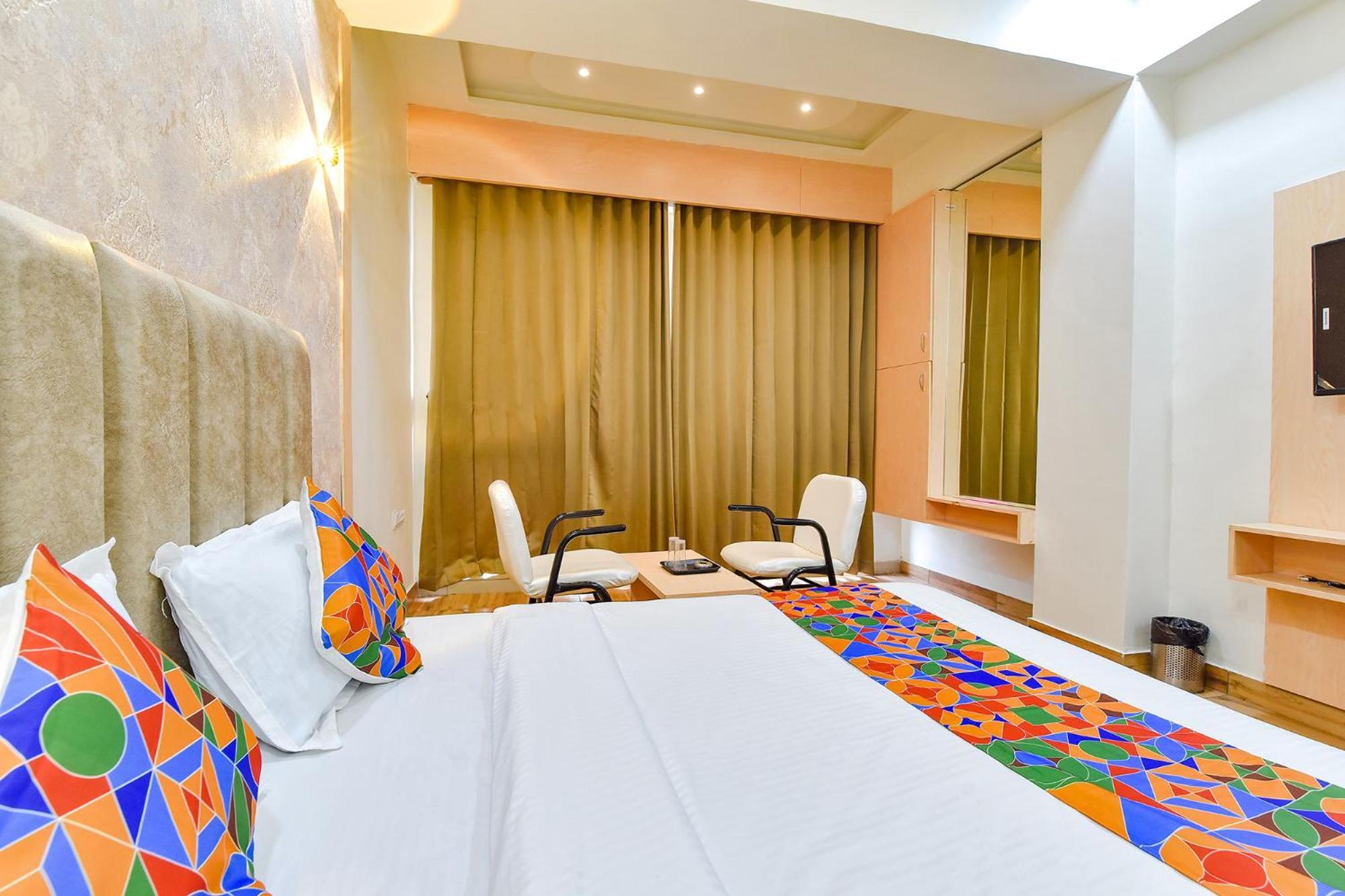 Fabhotel Symphony Grand Ahmedabad Exteriör bild
