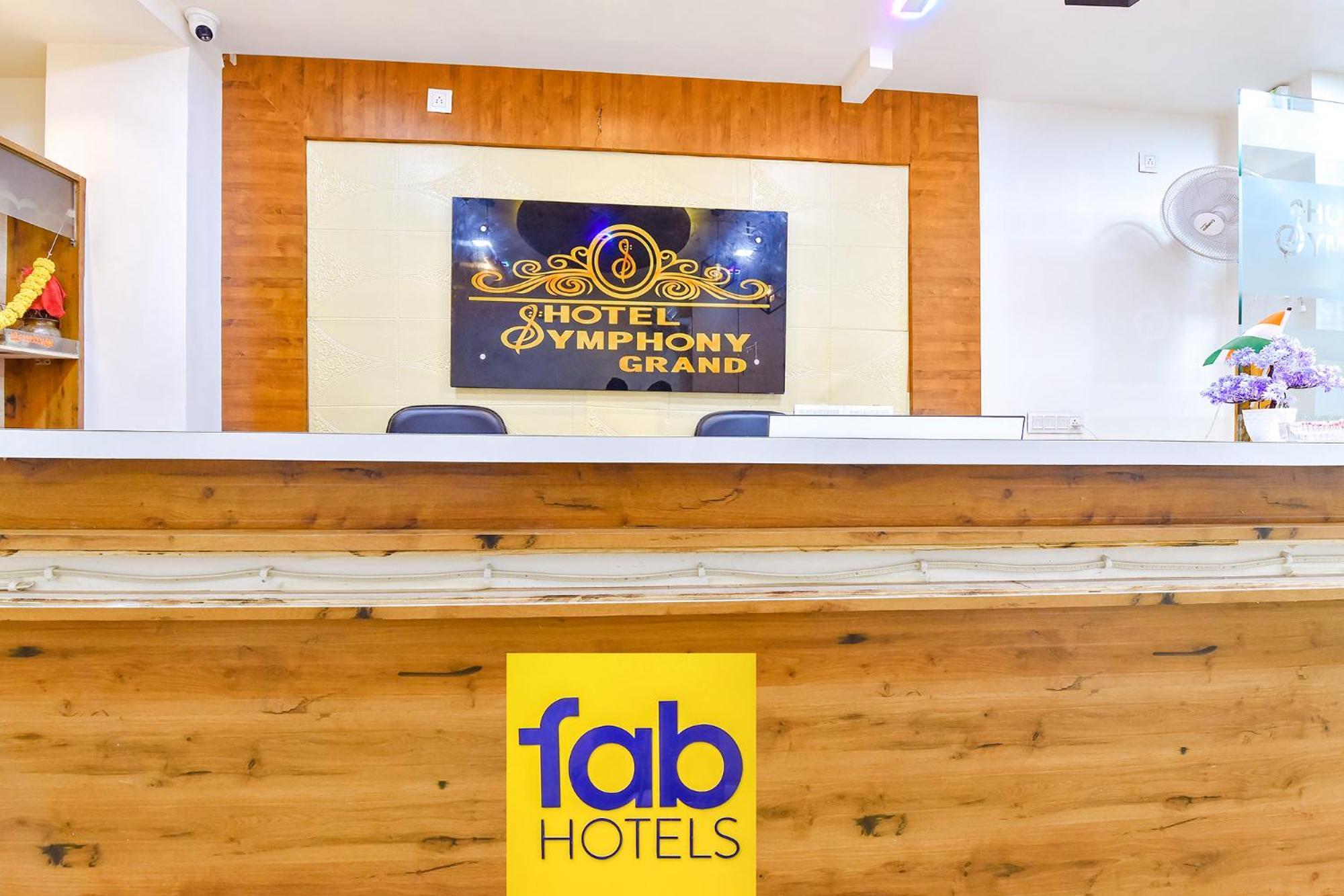 Fabhotel Symphony Grand Ahmedabad Exteriör bild