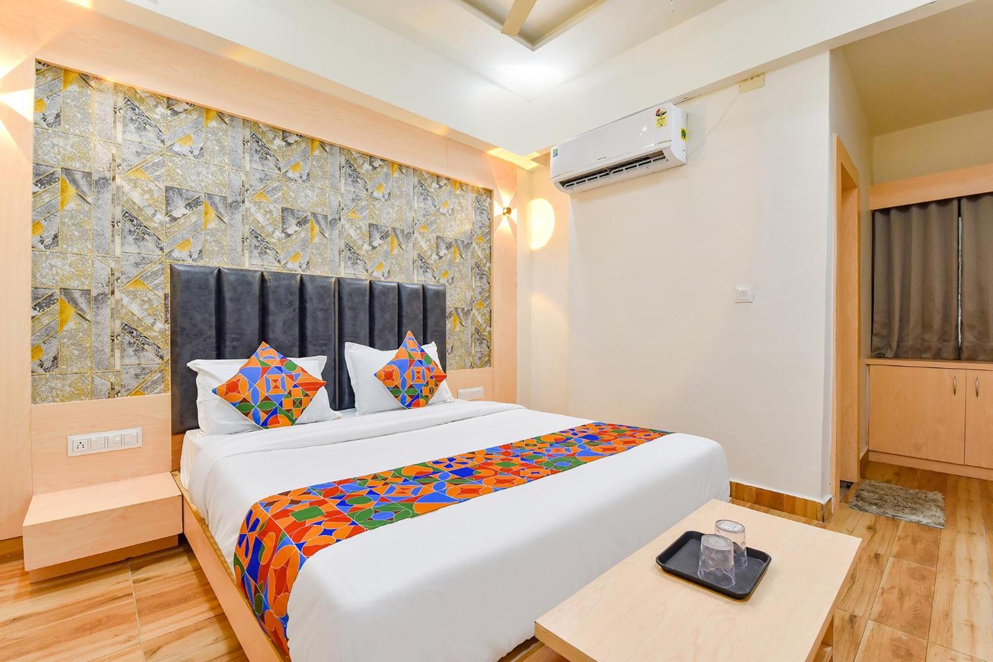 Fabhotel Symphony Grand Ahmedabad Exteriör bild