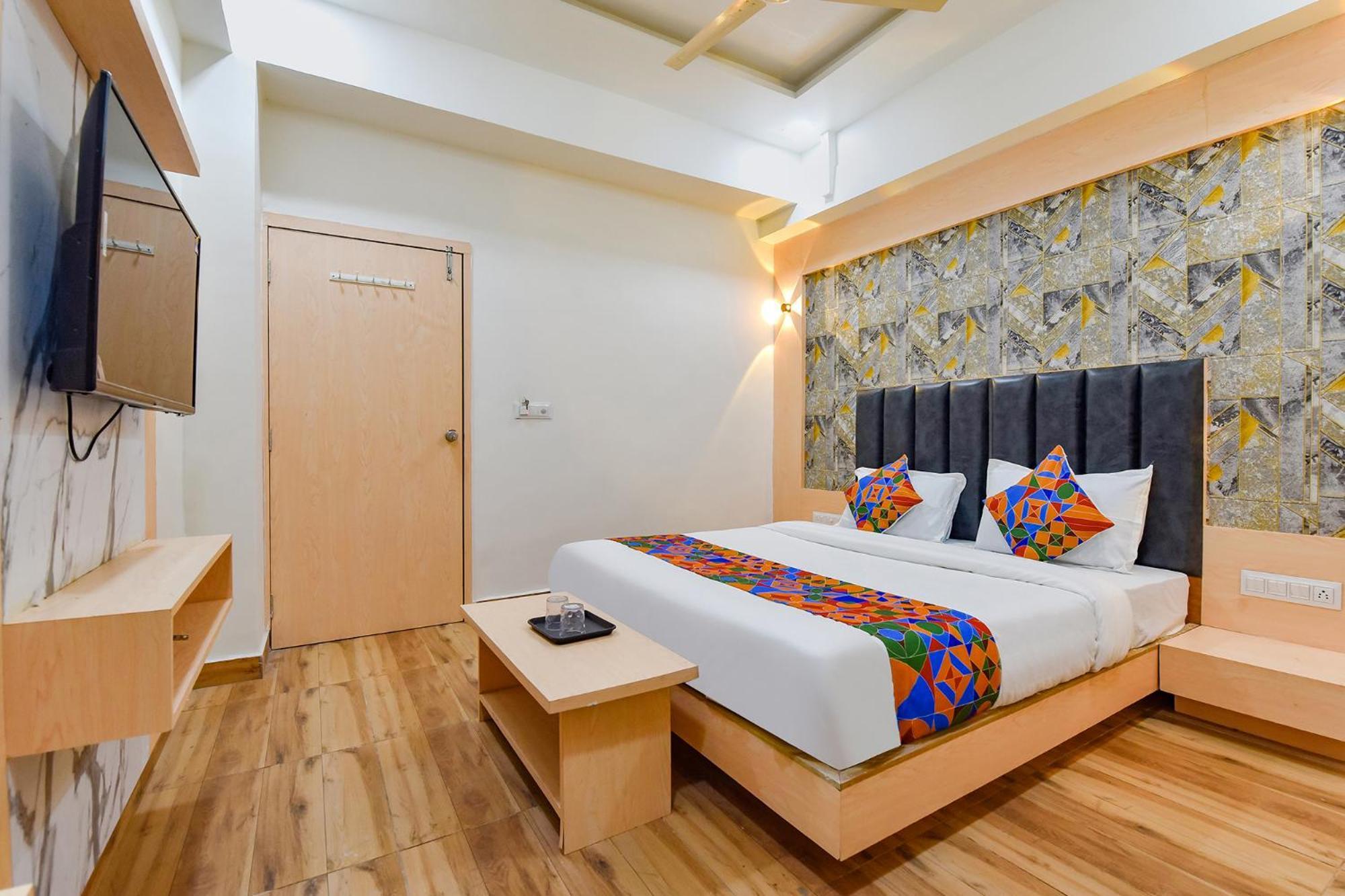 Fabhotel Symphony Grand Ahmedabad Exteriör bild